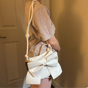 White leather feeling purse
